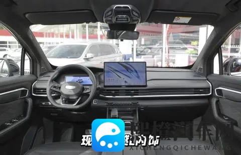 3799万元的岚图泰山,豪华大六座的面子和里子都有了-1