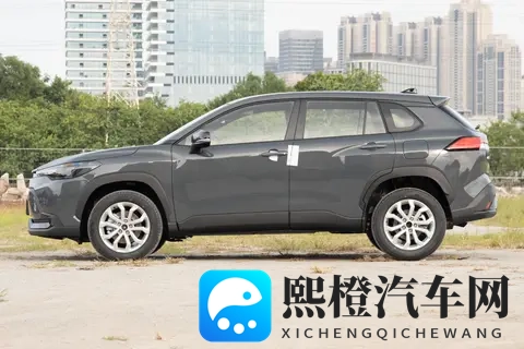 聚焦丰田锋兰达 2026 款双擎豪华版 1598 万级 SUV 的实用之选-1