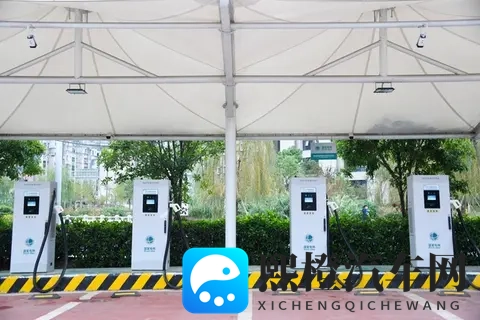 中午抢充电桩比半夜还便宜?网约车的省钱算盘教会了私家车主!-1