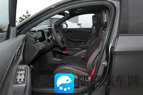试完第三代领克03,我终于明白,为什么年轻人偏爱它-2