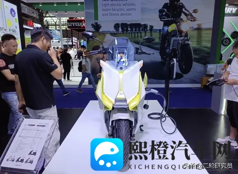 蜂鸟FA280C，续航300公里不是梦，性能还炸裂！-3