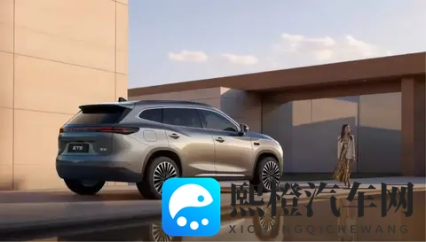 芙宁娜开襟开叉裙鞋子选择：芙宁娜开叉裙搭配指南，鞋子选择有讲究-2