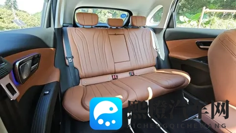 两种外观内饰任选，尺寸加大，配置加码，限时省7000，9万多入手-2