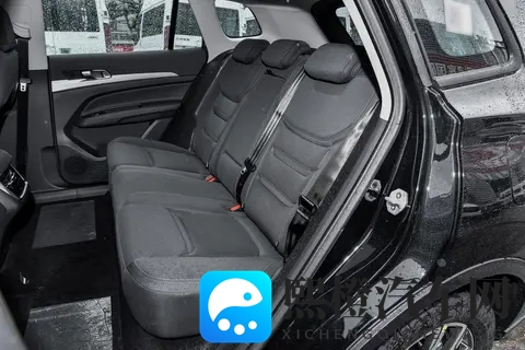 2025 款福特领睿车型配置与价格匹配度分析-3