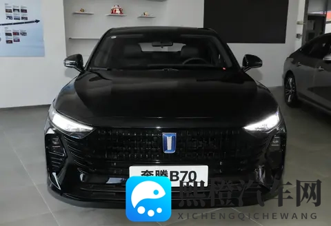 试驾2026款奔腾B70:戈型大灯+掀背尾门,这匹家用黑马实力几何?-3