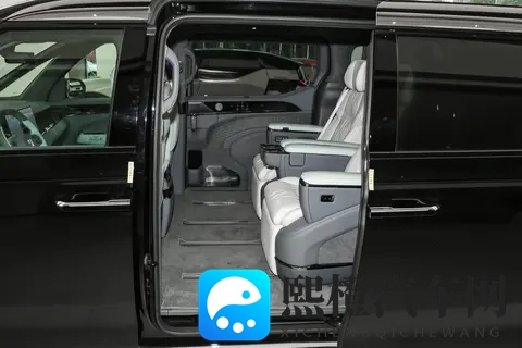 家庭MPV宠儿！七座过道版极氪009，宜商宜家实力派-2