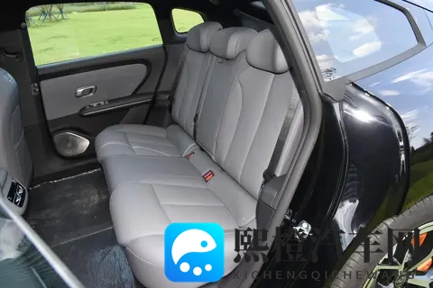 岚图，以“泰山”争峰-1