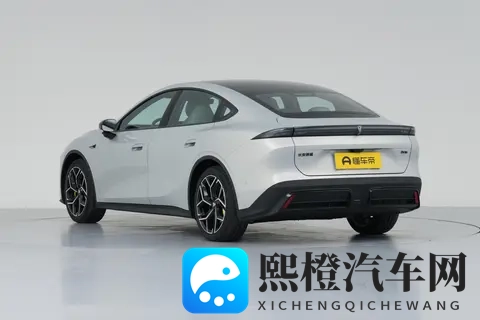 10 毫秒磁流变悬架 + 零重力座椅，深蓝 L06 太懂年轻人-1