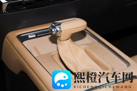 家用MPV怎么选?五菱星光730:空间大,动力足,配置全-1