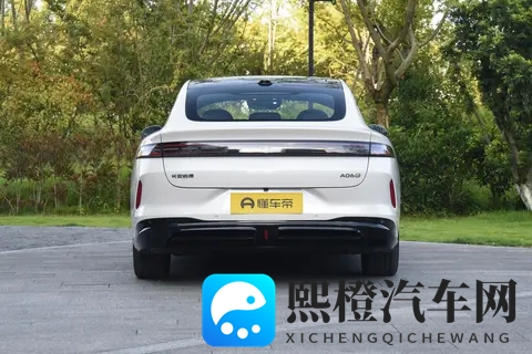 空间越级、动力越级、配置越级……它凭什么成为超配家轿?-2