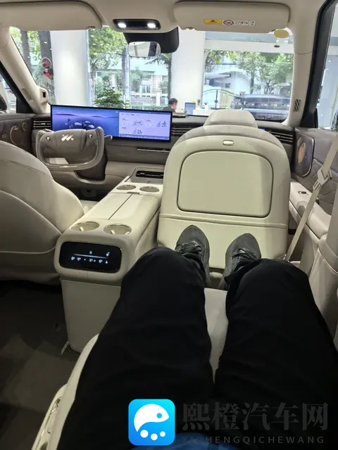 智己LS9实车静态体验,LS7车主哭晕在厕所-2