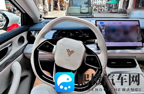 年轻人抢购烂尾车,是捡漏还是冒险?技术红利正在被重新分配-3