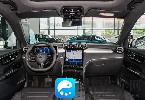 奔驰GLC 260 vs 奔驰GLC 300怎么选？预算卡40万的人必须看这篇！-1