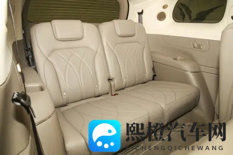 长超5米2的“王炸”SUV,6座+增程,纯电续航超400km,有必要吗?-2