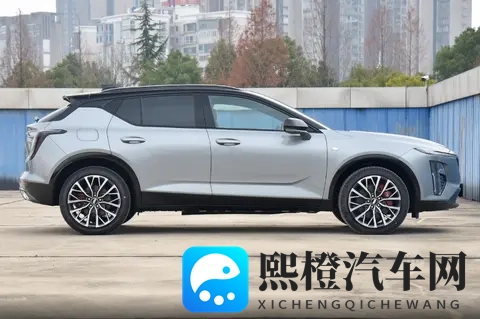 家用、通勤一步到位？2197万起售，凯迪拉克GT4怎样-3