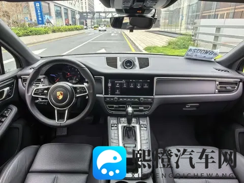 1719万元起,风云A9L光辉四驱版:智驾丝滑如老司机-1